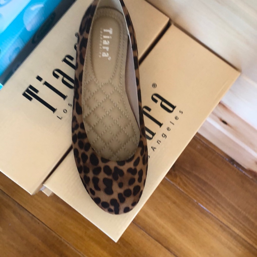 🔥LAST PAIR 🔥New Leopard Flats SZ 7 - Picture 3 of 4